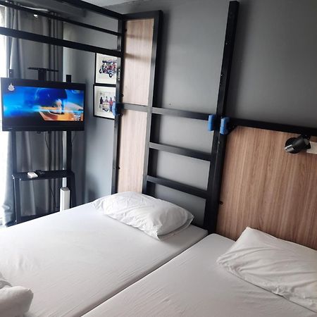 Sleep To Fly Hotel & Hostel Suvarnabhumi Airport Bangkok Bagian luar foto