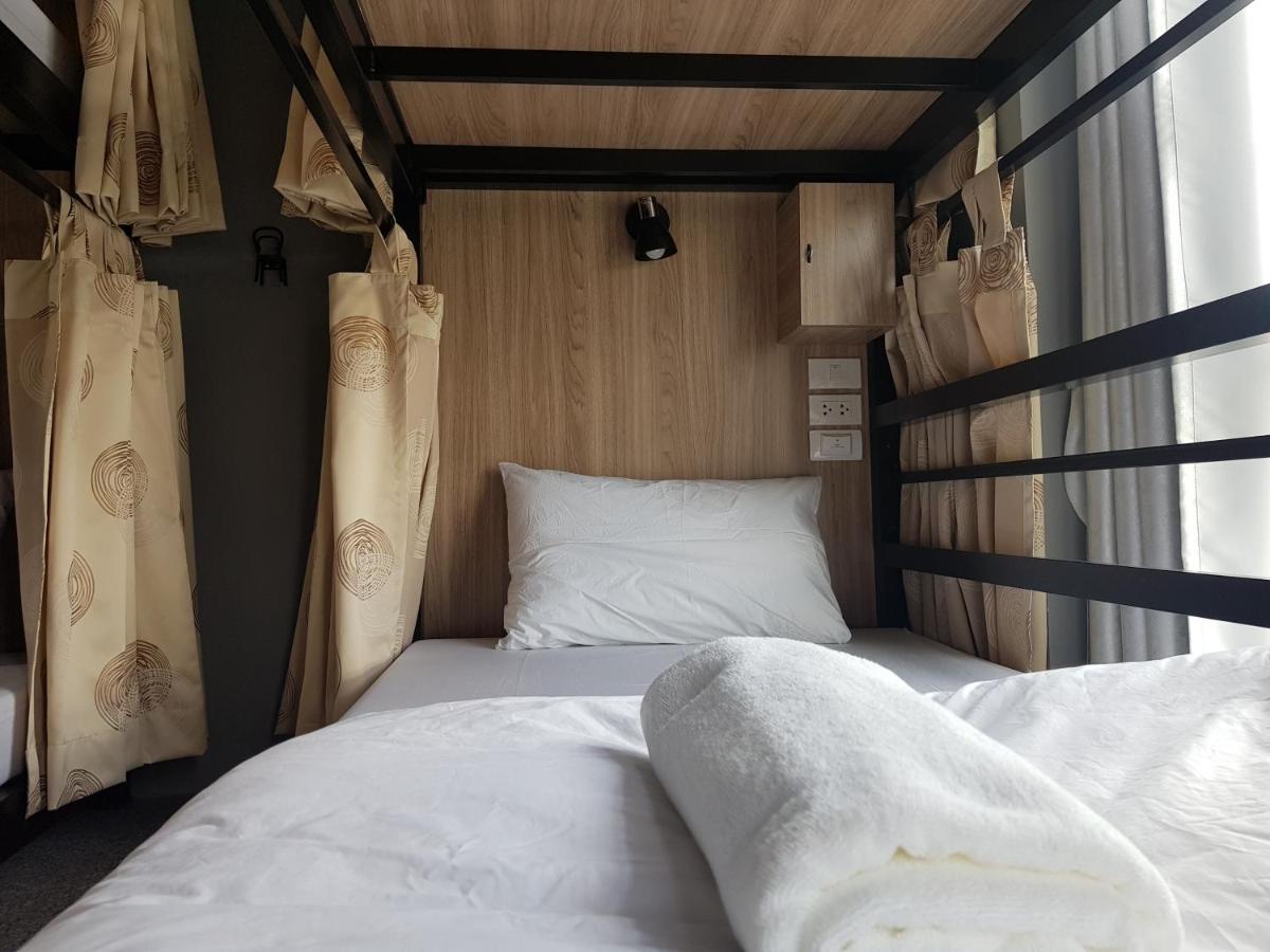 Sleep To Fly Hotel & Hostel Suvarnabhumi Airport Bangkok Bagian luar foto
