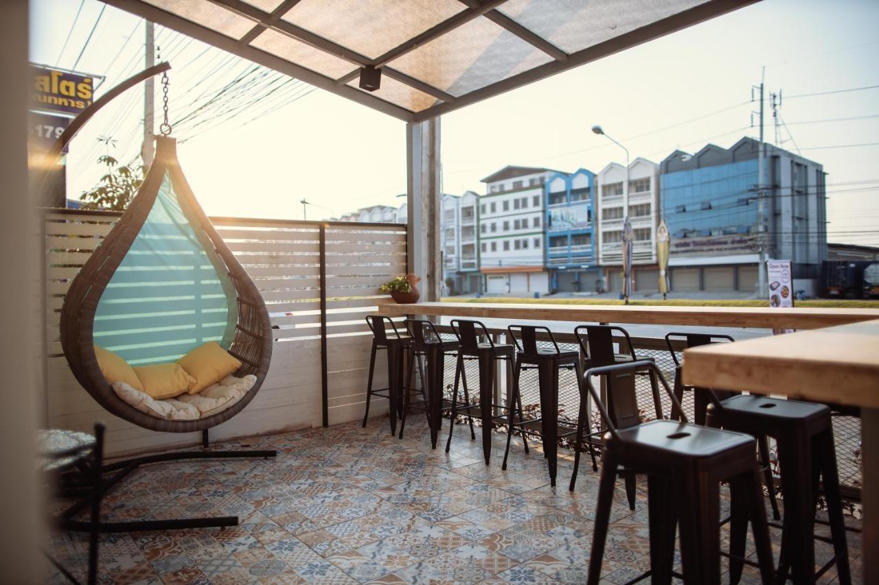 Sleep To Fly Hotel & Hostel Suvarnabhumi Airport Bangkok Bagian luar foto