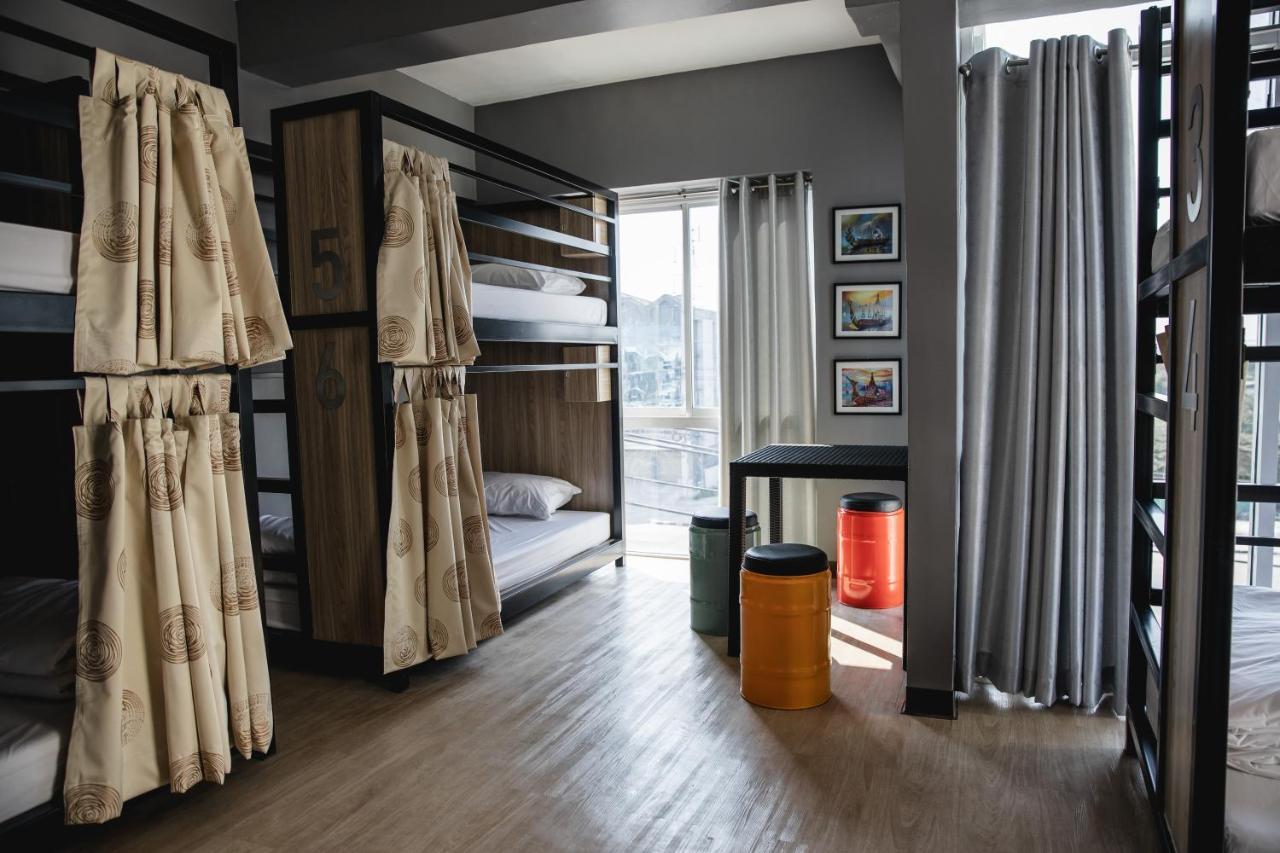 Sleep To Fly Hotel & Hostel Suvarnabhumi Airport Bangkok Bagian luar foto
