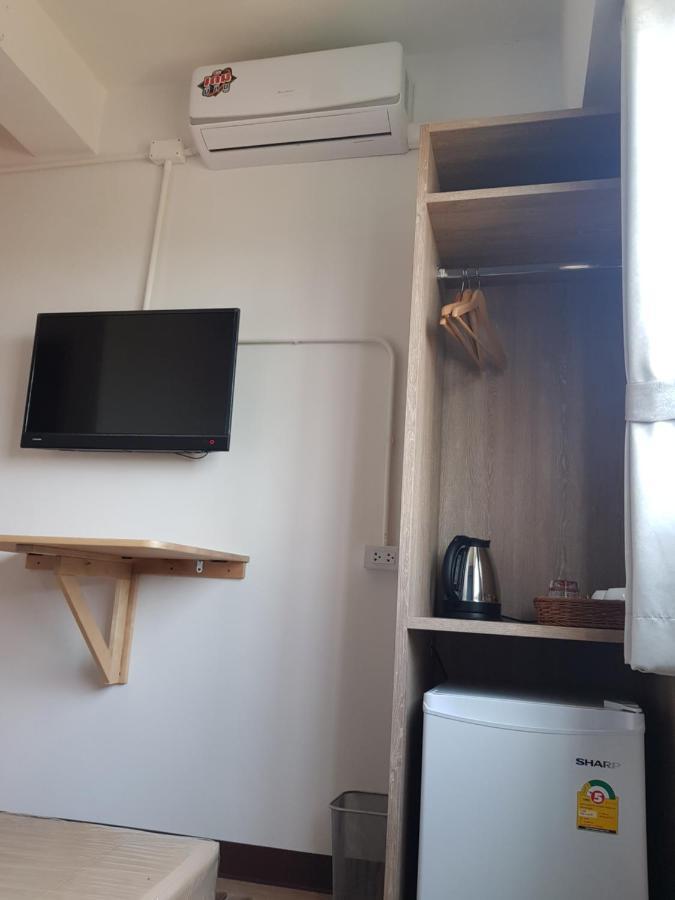 Sleep To Fly Hotel & Hostel Suvarnabhumi Airport Bangkok Bagian luar foto