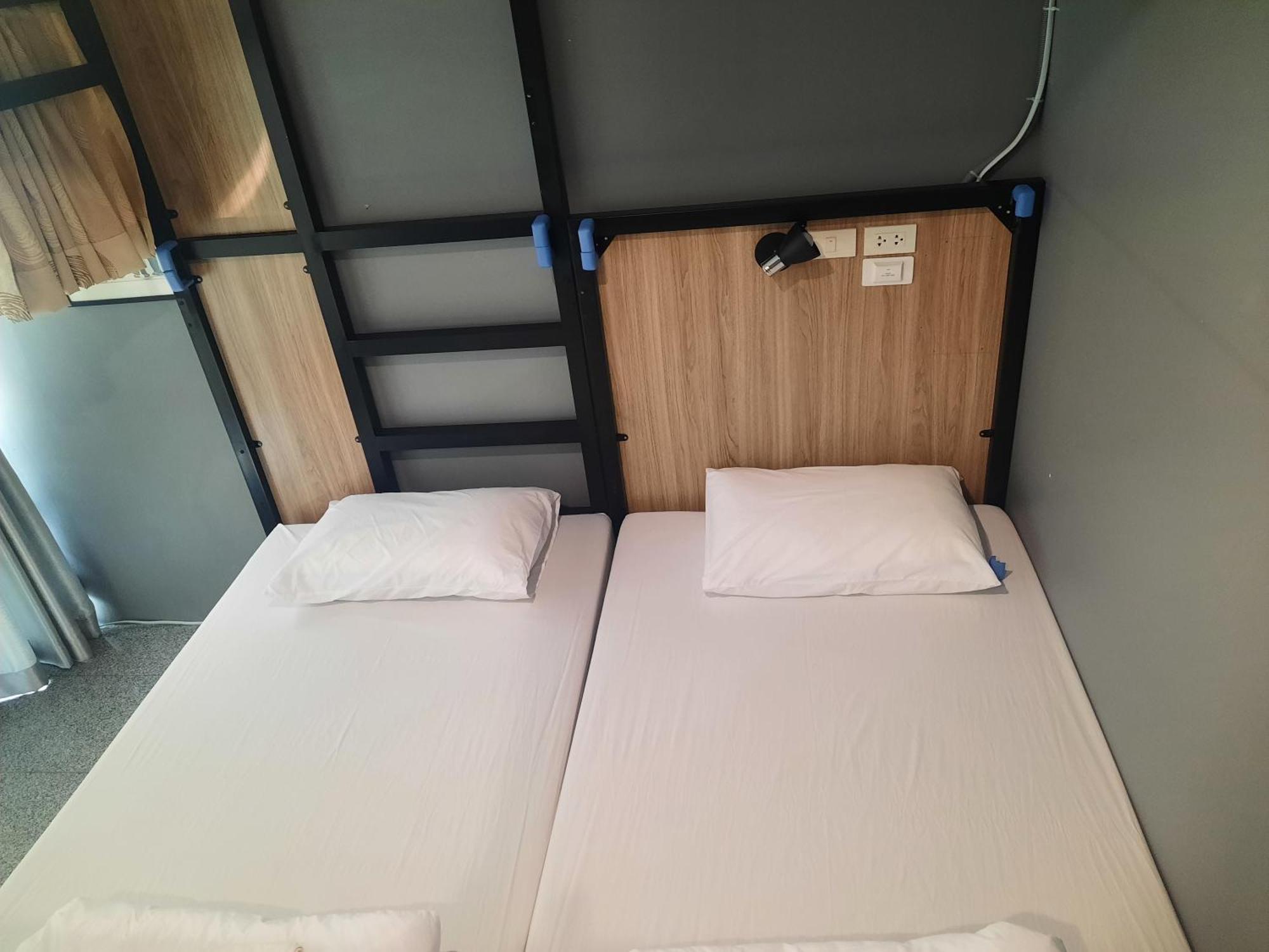 Sleep To Fly Hotel & Hostel Suvarnabhumi Airport Bangkok Bagian luar foto